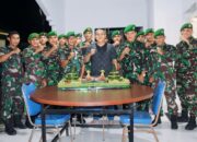 Dandim 1311/Morowali Beserta Jajaran Berikan Surprise Nasi Tumpeng dalam Rangka HUT Ke-78 Bhayangkara di Kediaman Kapolres Morowali