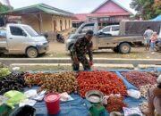Sertu Jabar, Koramil 1311-02/BS Cek Harga Sembako di Desa Sambalagi