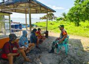 Babinsa Koramil 1311-02/BS, Tingkatkan Hubungan Lewat Komsos