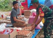 Babinsa 1311-02/BS Cek Harga Sembako Pasar Buleleng