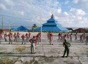 Persiapan HUT RI ke- 79, Babinsa Koramil 1311-07 Menui Kepulauan Latih Peserta Paskibra