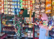 Babinsa 1311-02/BS Cek Harga Sembako Sekaligus Komsos di Desa Jawi-Jawi