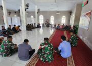 Doa Syukur Personil Koramil 1311-02/BS, Bersama Masyarakat Dalam Rangka Memperingati HUT Kemerdekaan RI ke -79 di Masjid Alhaerat Fatufia