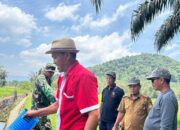 Babinsa Kodim 1311/Morowali Bantu Kelompok Tani 