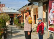 Kapolsek Bungku Tengah Pimpin Upacara Bendera di SMAN 1 Bungku Tengah