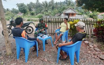 Babinsa Koramil 1311-06/Bungku Utara Serka Kamal Samila Jalin Silaturahmi dengan Warga Binaan Desa Siliti