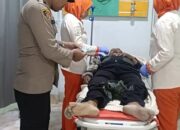 Aksi Sigap, Bhabinkamtibmas Polsek Gebang Evakuasi Korban Kecelakaan Lalulintas di Jalan Medan Banda Aceh