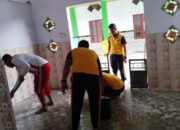 Polsek Bumi Raya Gelar Kerja Bakti di Masjid Nurul Iman dalam Rangka Peringatan Hari Bhayangkara ke-79