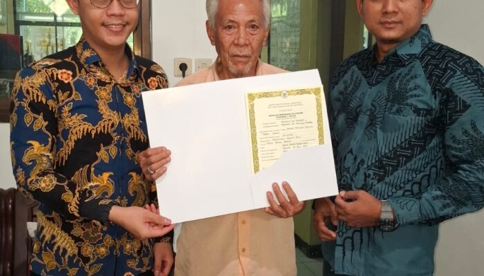 Ijazah Warga RW 09 Ditahan Pihak Sekolah, Advokat Ali Turun Tangan Bantu Warga RW 09