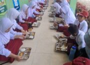 Polsek Bumi Raya Kawal Program Makan Bergizi Gratis di 24 Sekolah