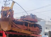Tiga Unit Trailer Pengangkut Excavator Resahkan Pengguna Jalan di Kota Bungku