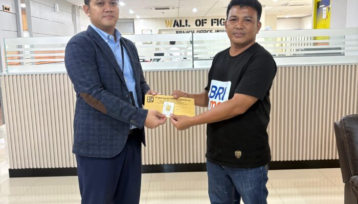 BRI Cabang Morowali Serahkan Hadiah Logam Mulia kepada Pemenang Program THR Agen BRILink