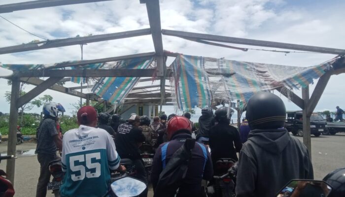 Penumpang Keluhkan Minimnya Fasilitas Ruang Tunggu Pelabuhan Ferry Saketa