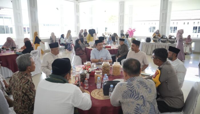 Open House Hari Kedua Lebaran di Rujab Bupati Dipadati Masyarakat