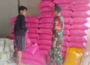 Babinsa Koramil 1311-09/Bahodopi Cek Harga Sembako di Desa Labota