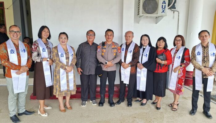 Sat Binmas Polres Morowali Sambangi Gereja PGI Oikumene Bungku, Perkuat Toleransi dan Kamtibmas