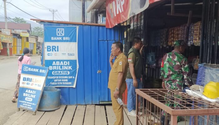 TNI-Polri dan Pemkab Morowali Tertibkan PKL di Jalan Trans Sulawesi Bahodopi
