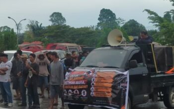 DEMO BESAR-BESARAN DI MOROWALI: PENGEMUDI DUMP TRUCK DAN ALIANSI BBM TUDING DISTRIBUSI SUBSIDI KACAU, DESAK COPOT PENGAWAS SPBU!