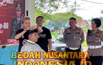 Polres Morowali Buka Layanan Cukur Gratis di Terminal Bungku, Rayakan HUT Bhayangkara ke-80