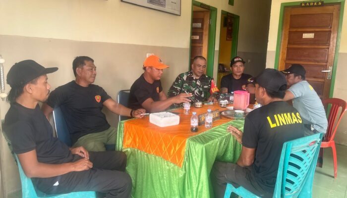 Babinsa Bahodopi Perkuat Koordinasi dengan Pemerintah Desa dan Linmas Demi Menjaga Stabilitas Keamanan Wilayah