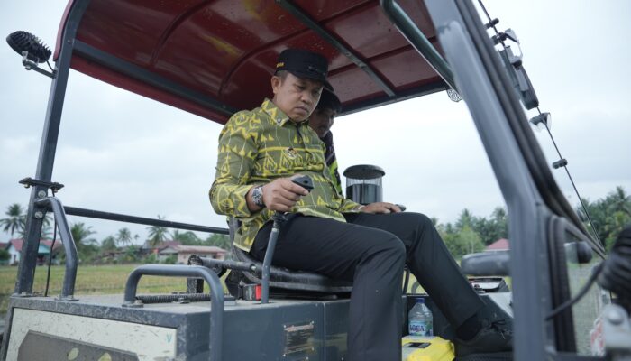 Bupati Morowali Jajal Rotavator di Witaponda, Janjikan 10 Unit untuk Petani