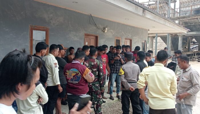 Warga Unsongi Kepung PT RUJ: 13 Rumah Retak Blasting Belum Diganti Rugi