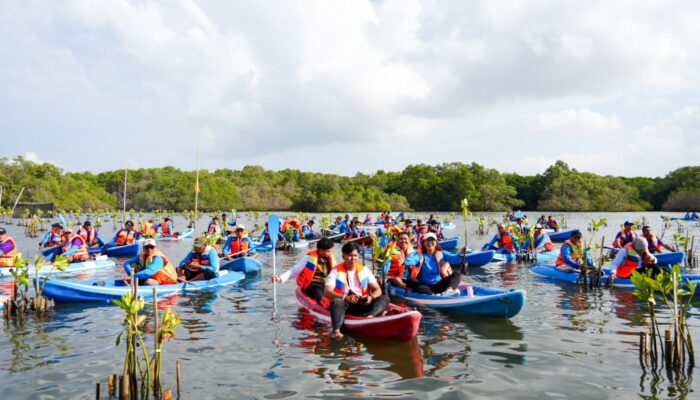 Hari Mangrove Sedunia, IMIP Dukung Penanaman 1 Juta Mangrove di 37 Provinsi