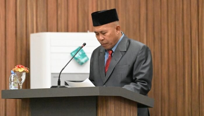 Asisten III Bidang Administrasi dan Umum Afridin Hadiri Rapat Paripurna Pembukaan Masa Sidang I Tahun 2026-2027