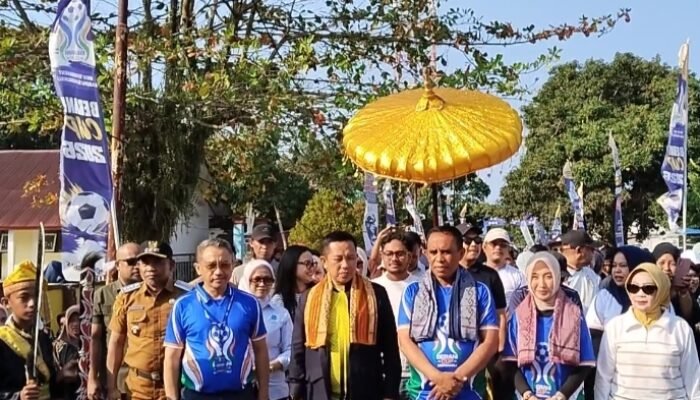 Sehari Penuh Cinta Demokrat Untuk Morowali: Dari Berani Cup Terbaik Se-Sulteng di Wosu Hingga Lautan Biru dan Instruksi Bersejarah Anwar Hafid di Alun-Alun Rujab