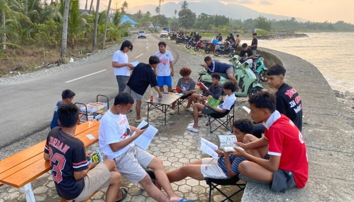 Pemuda Desa Wosu Hadirkan Halaman Pesisir, Ruang Baca yang Menumbuhkan Nalar dan Kesadaran