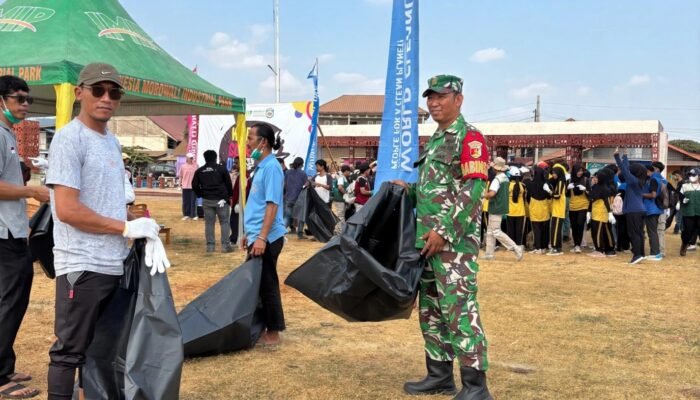 Word Cleanup Day 2026, Bahodopi Bergerak: Babinsa, PT IMIP, Siswa SMP dan Warga Kompak Move And Clean