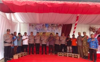 Kapolda Sulteng Irjen Pol Nasri, S.I.K., M.H Salurkan Bansos di Wita Ponda dan Sisir Sejumlah Polsek di Morowali