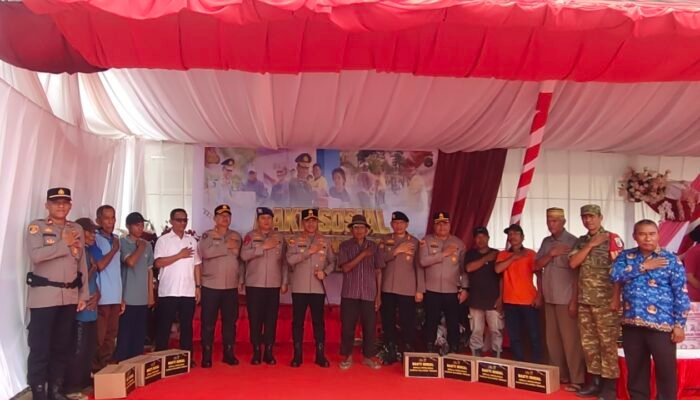 Kapolda Sulteng Irjen Pol Nasri, S.I.K., M.H Salurkan Bansos di Wita Ponda dan Sisir Sejumlah Polsek di Morowali