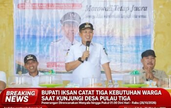 Bupati Iksan Catat Tiga Kebutuhan Warga saat Kunjungi Desa Pulau Tiga